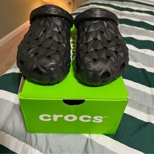 Men’s Crocs Classic Geometric Clog 🔥🔥🔥🔥🔥